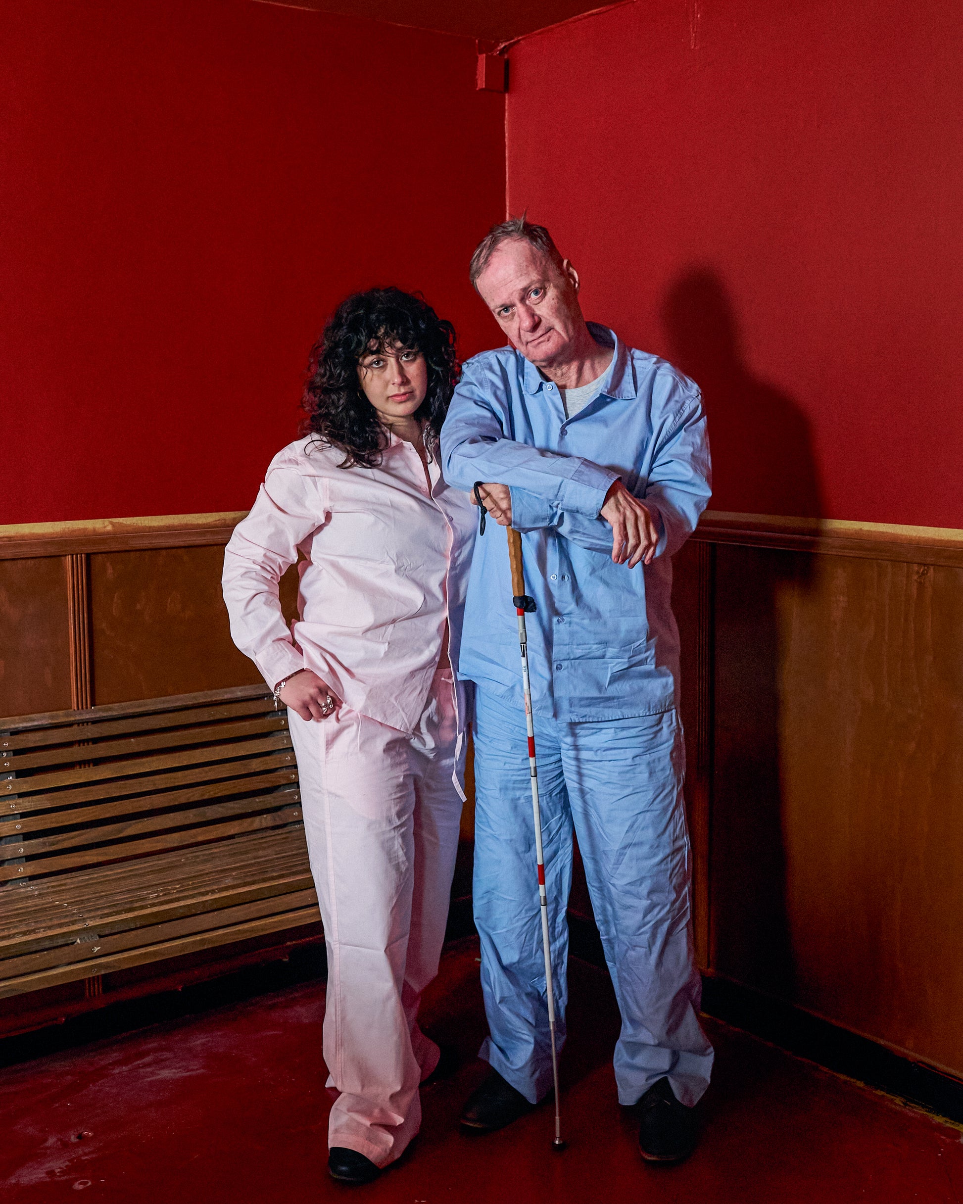 Knud (t.h.) er 183 cm høj og bruger størrelse L. | lyseblå