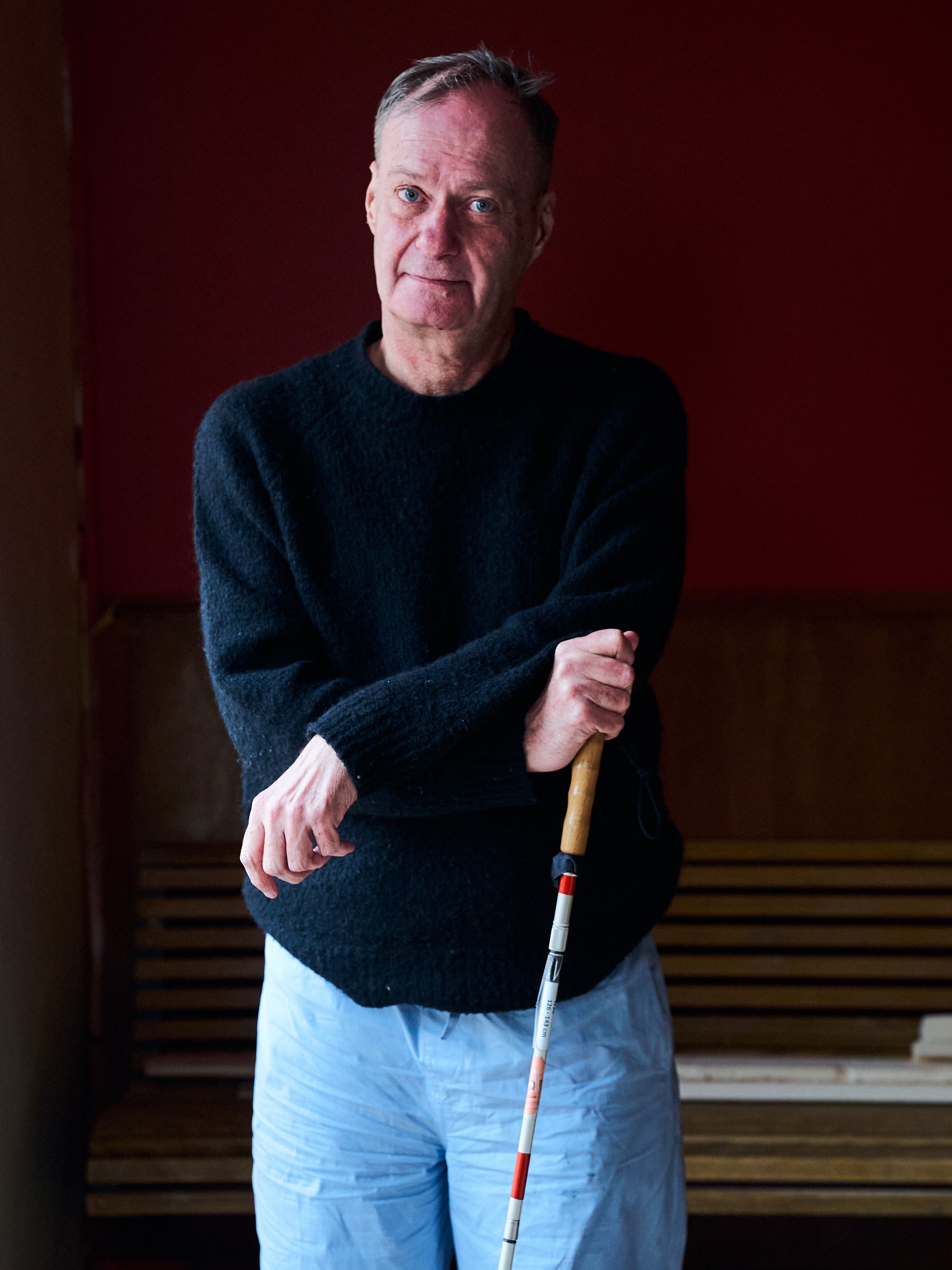 Knud er 183 cm høj og bruger størrelse L. | lyseblå