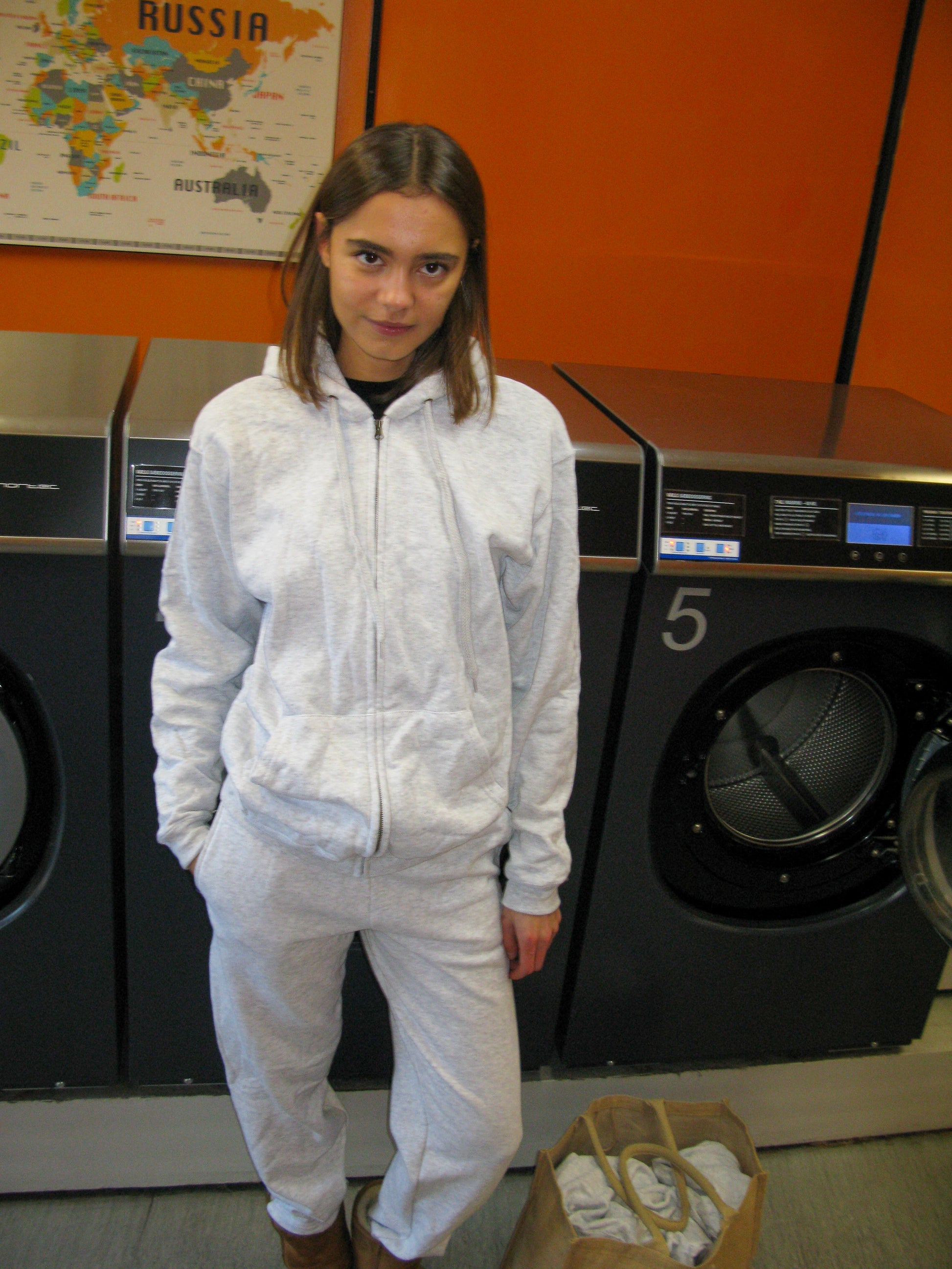 Sarah er 178 cm høj og bruger størrelse M. 