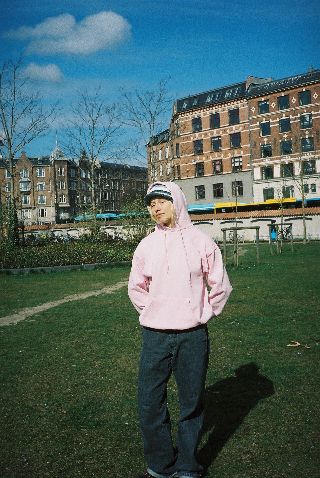 Astrid er 178 cm høj og bruger størrelse M. 