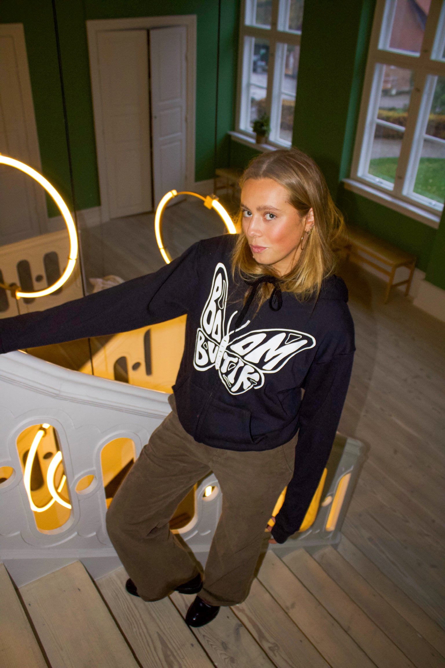 Dagmar er 173 cm høj og bruger størrelse M.