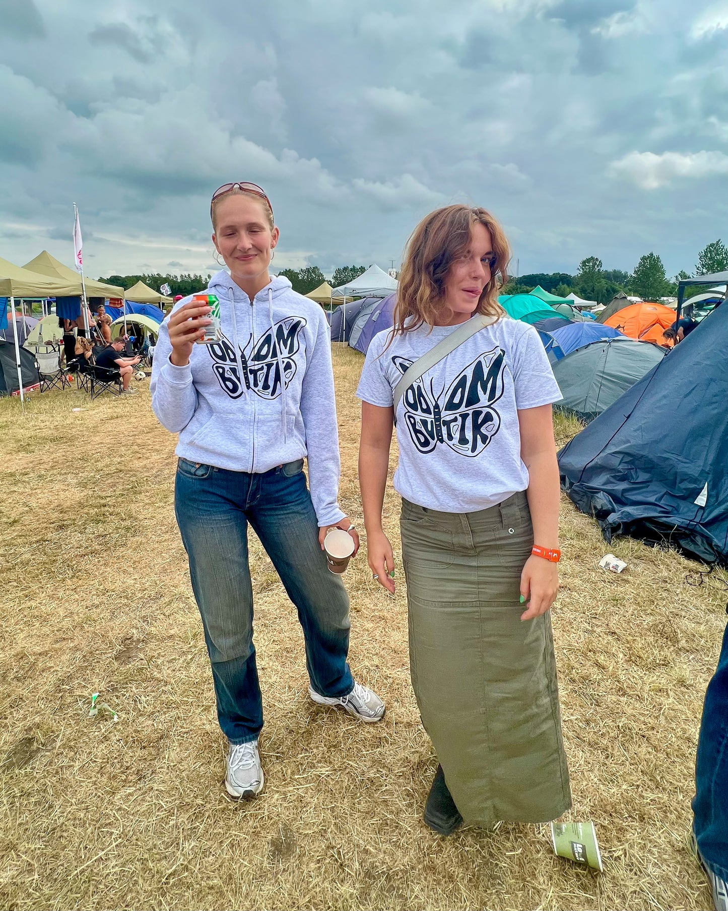 Astrid er 165 cm og bruger størrelse S.