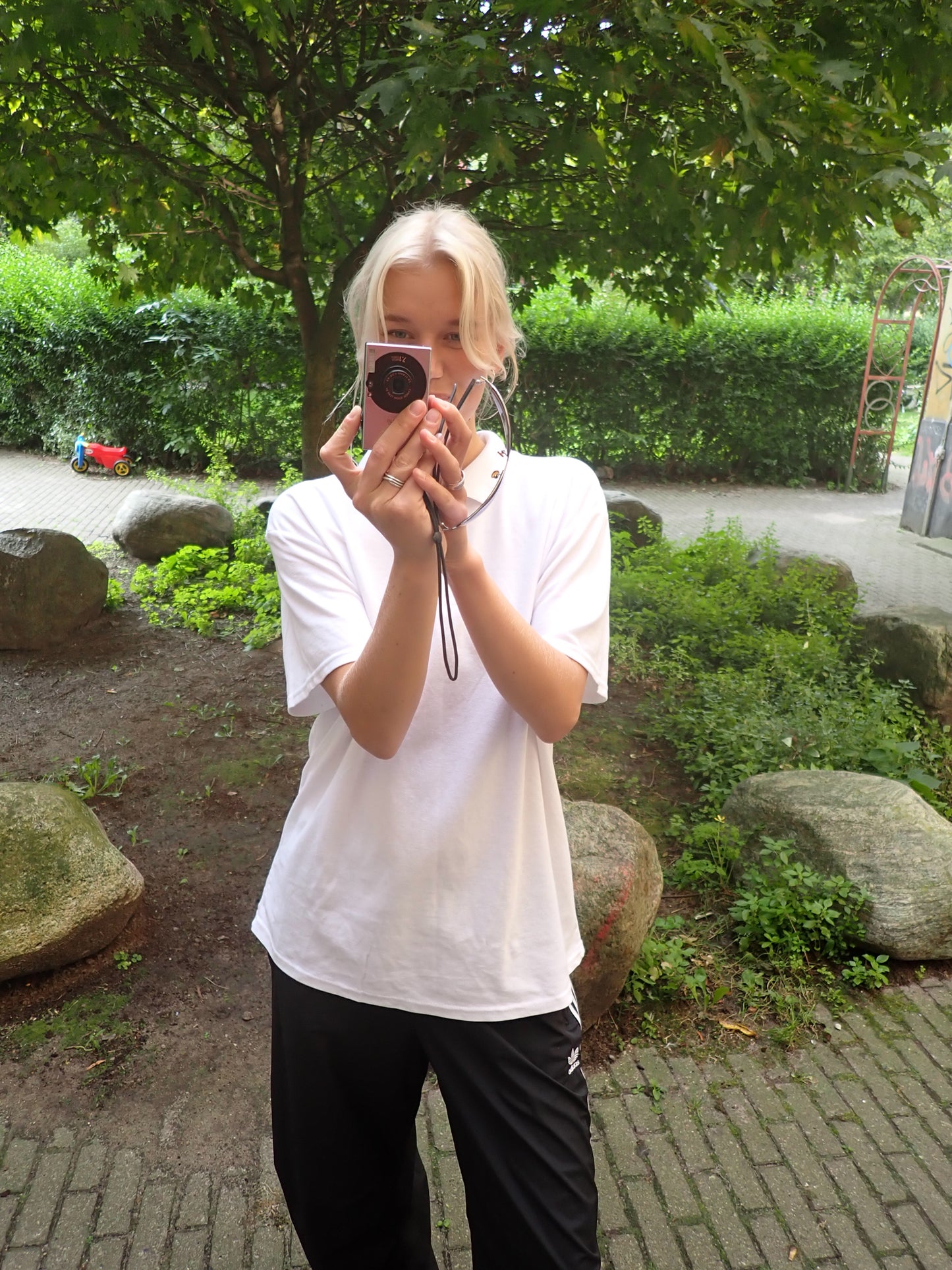 Sofie er 170 cm høj og bruger størrelse S. | hvid