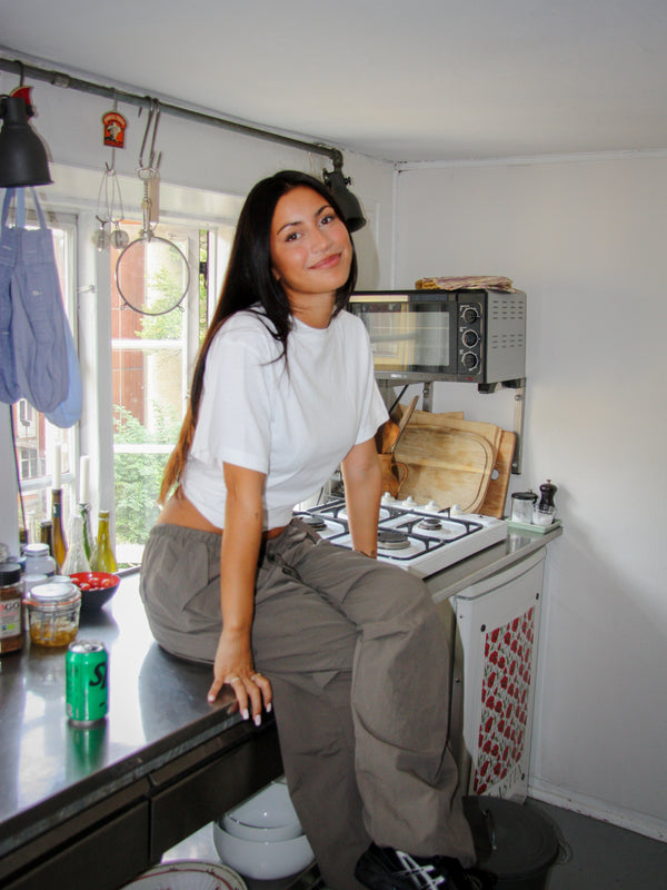 Nanna er 166 cm høj og bruger størrelse S. | hvid