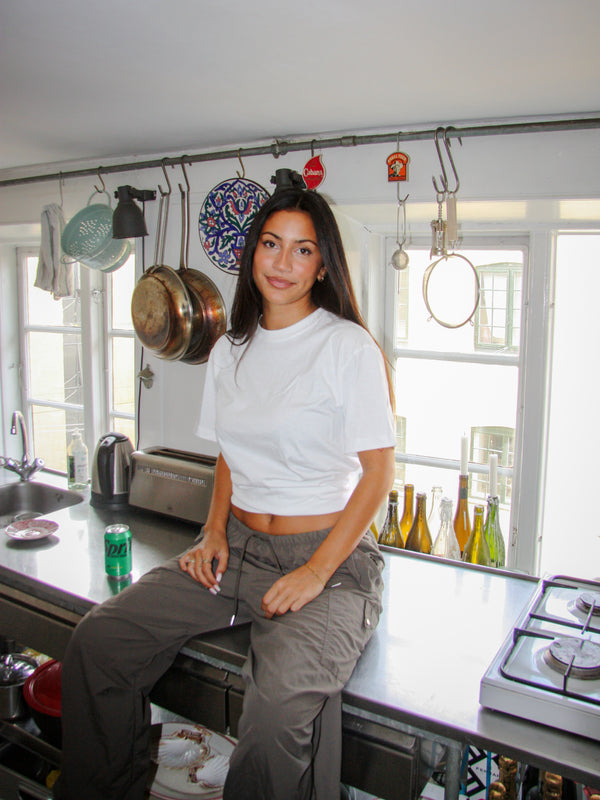 Nanna er 166 cm høj og bruger størrelse S. | hvid