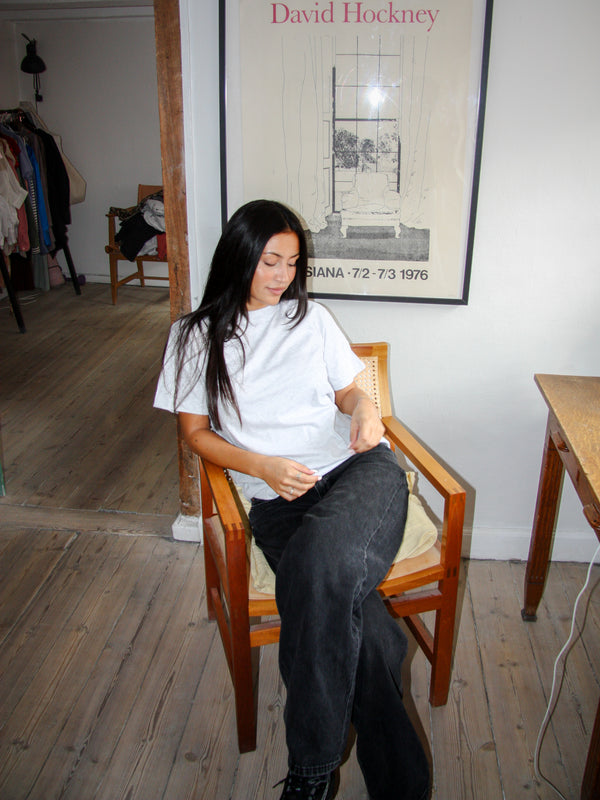 Nanna er 166 cm høj og bruger størrelse S. | grå