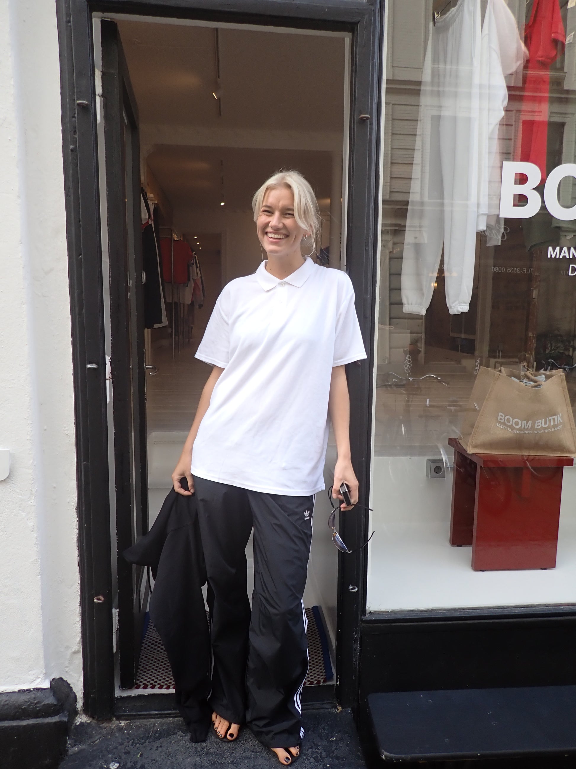 Sofie er 170 cm høj og bruger størrelse M. | hvid