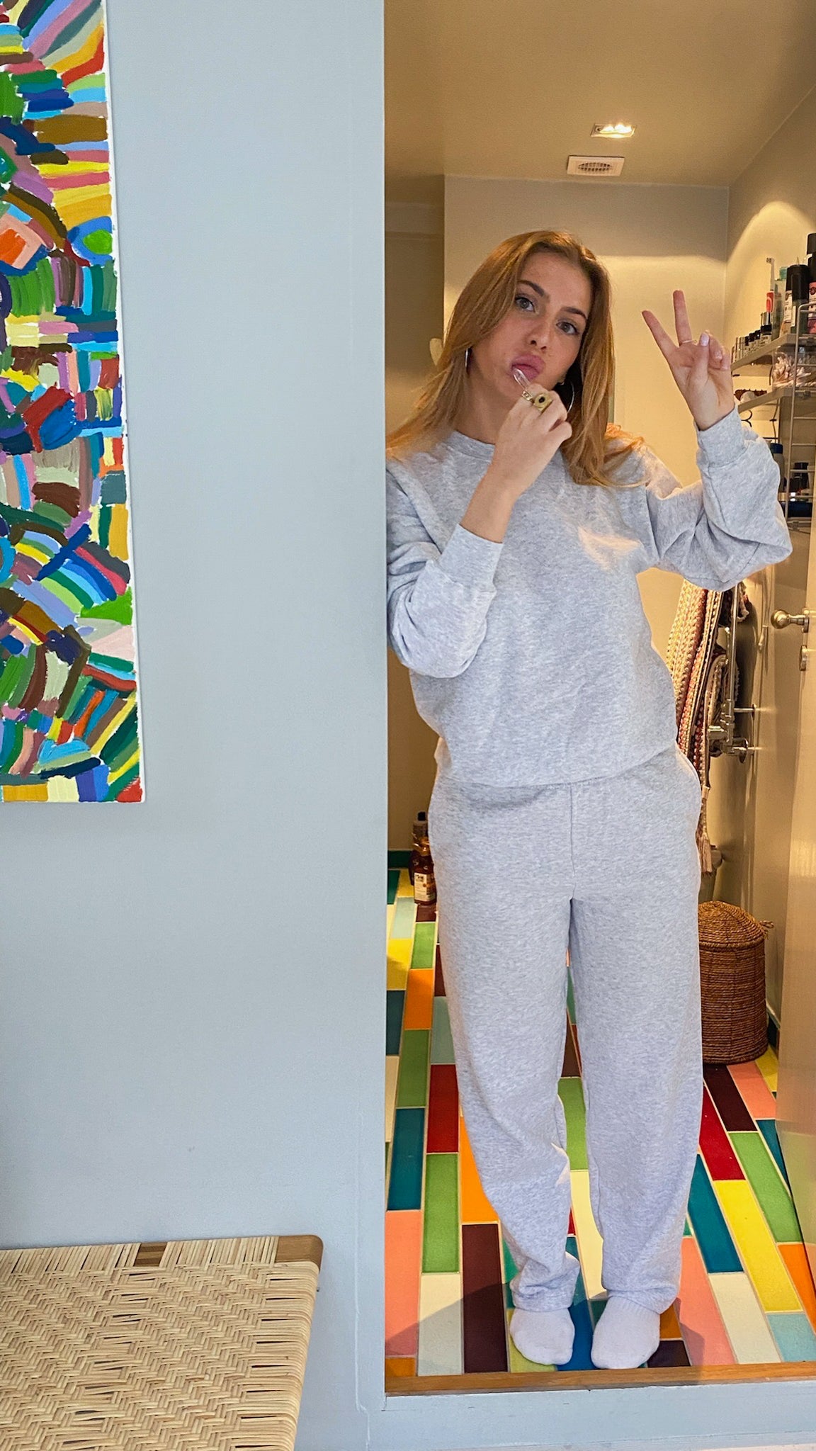 Laura er 164 cm høj og bruger størrelse S.
