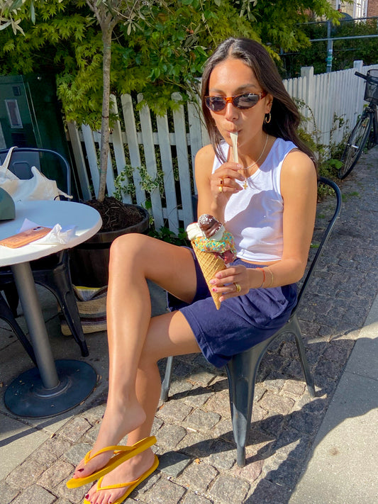 Kristiane er 166 cm høj og bruger størrelse S. | mørkeblå