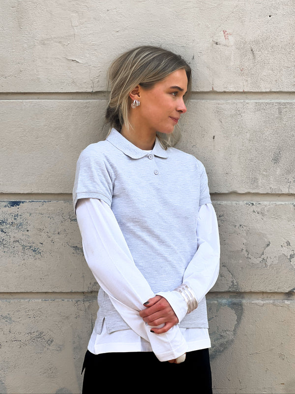 Safina er 165 cm høj og bruger størrelse S. | hvid