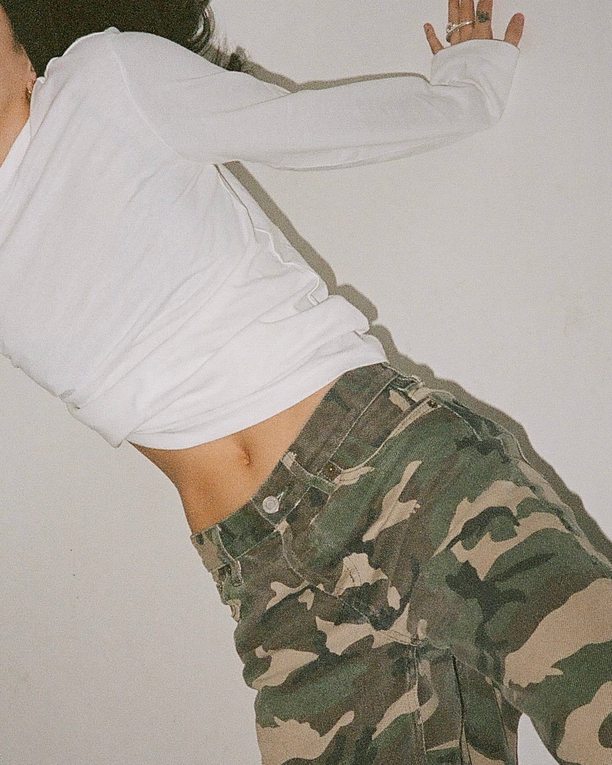 Sofiarose er 165 cm høj og bruger størrelse XS. | hvid