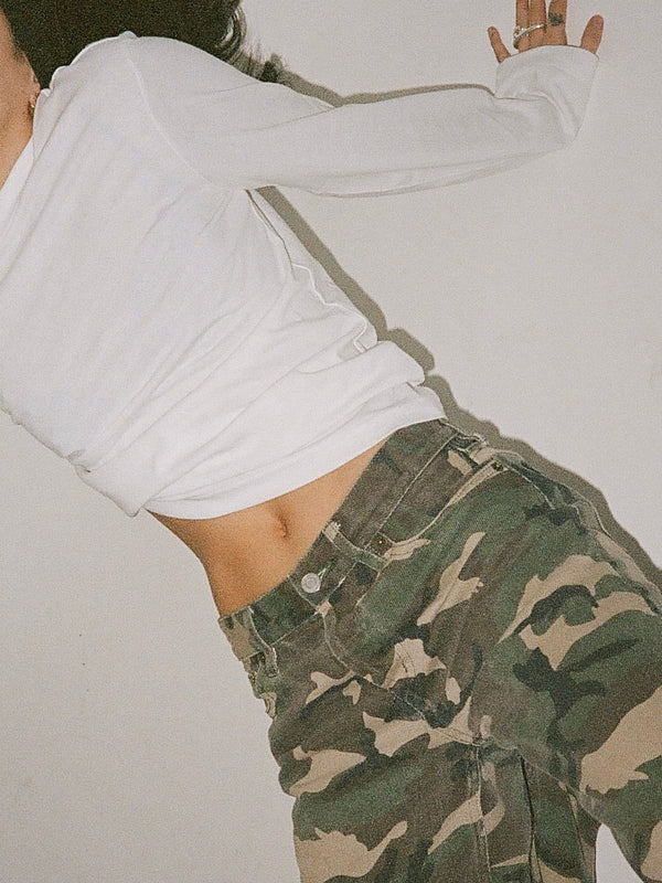 Sofiarose er 165 cm høj og bruger størrelse XS. | hvid