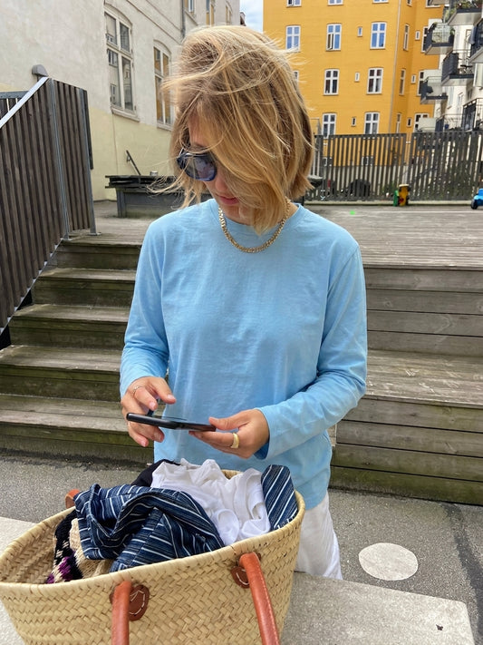 Wilma er 170 cm høj og bruger størrelse M. 