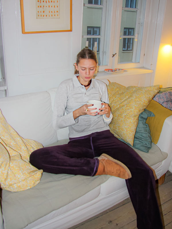 Clara er 175 cm høj og bruger størrelse XS. | grå