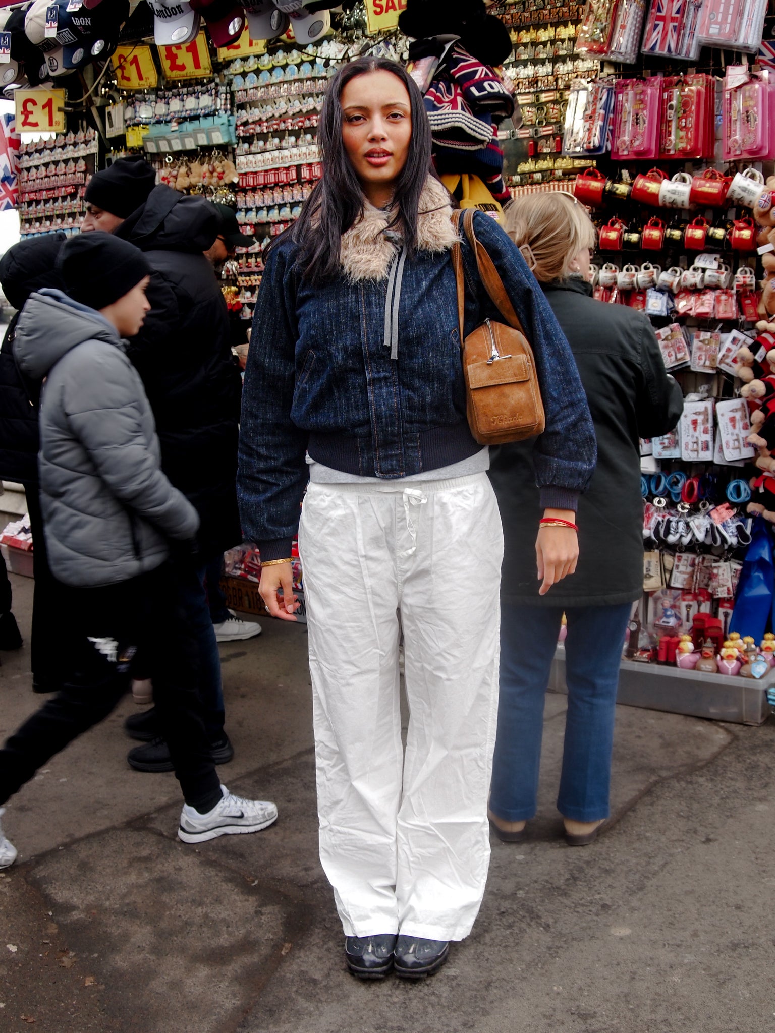 Jessica er 175 cm høj og bruger størrelse M. | hvid