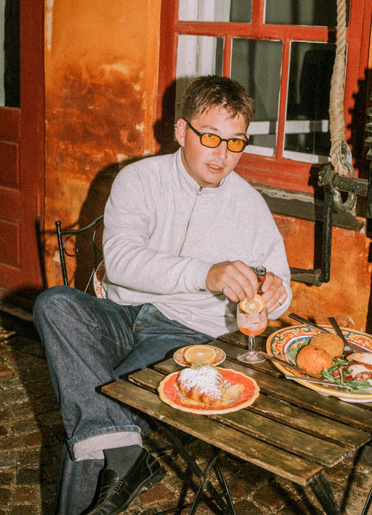 Freddie på La Trinacria. | grå