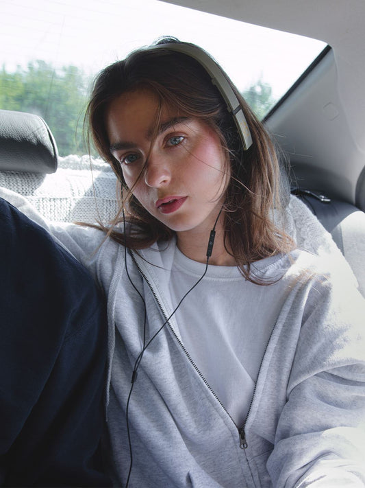 Johanne er 165 cm høj og bruger størrelse S. 