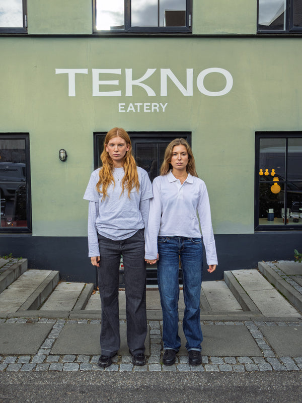 Wilma (t.h.) er 168 cm høj og bruger størrelse S. | hvid