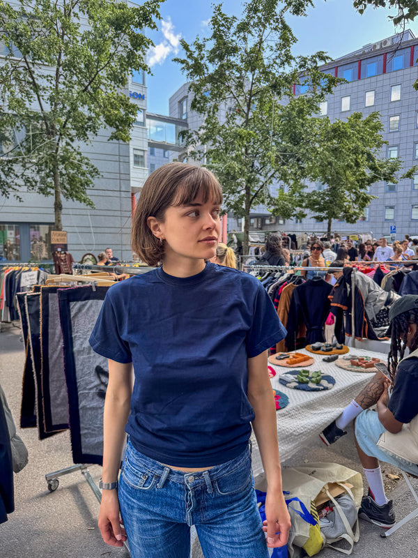 Karin er 165 cm høj og bruger størrelse S. | mørkeblå