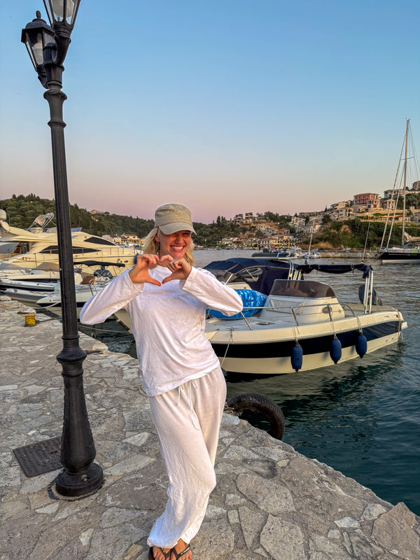 Sofie er 170 cm høj og bruger størrelse M. | hvid