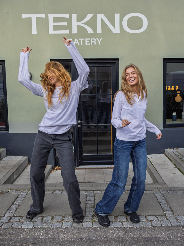 Wilma (t.h.) er 168 cm høj og bruger størrelse S. | hvid