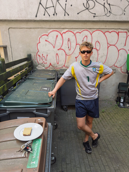 Peter er 188 cm og bruger størrelse XL-XXL. | mørkeblå