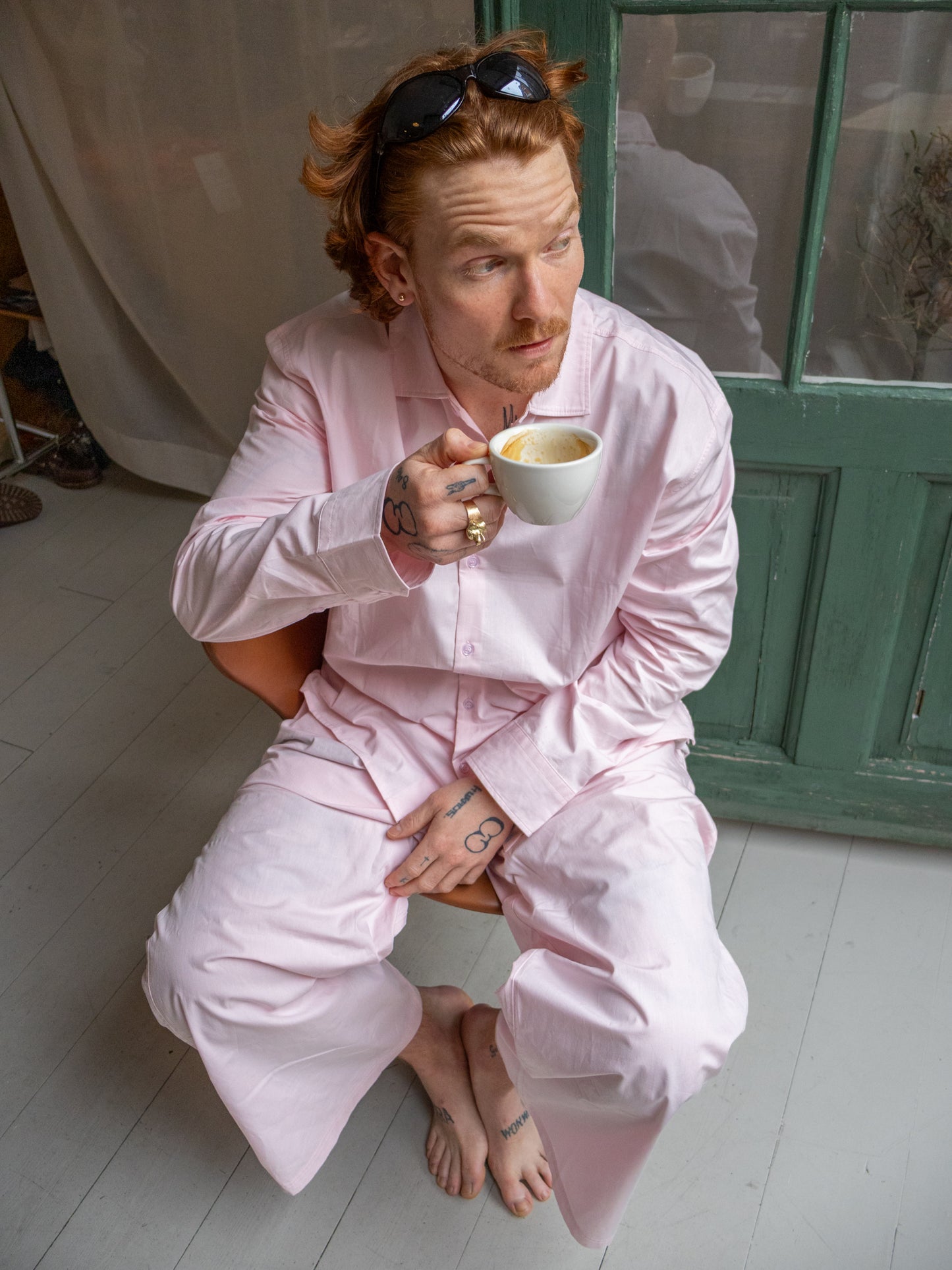 Karl er 185 cm høj og bruger størrelse XL. | lyserød