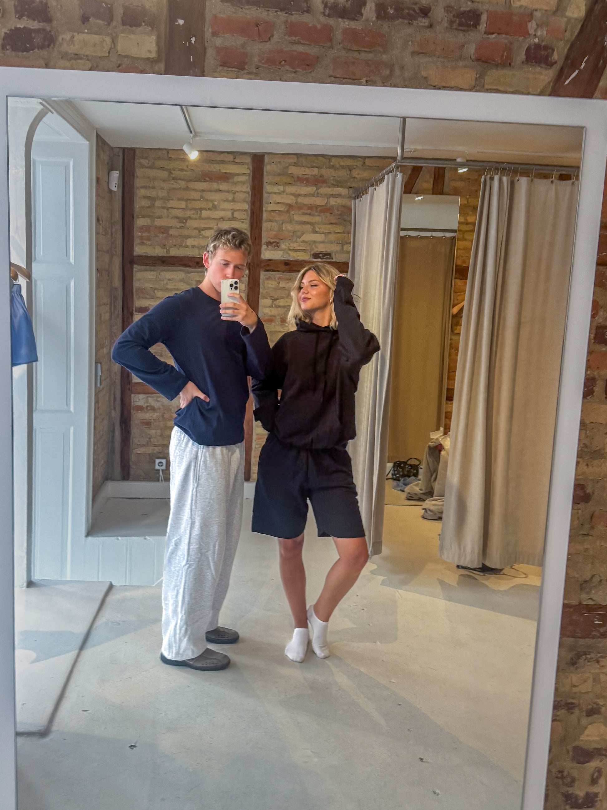 Peter er 188 cm høj og bruger størrelse XL.  | mørkeblå