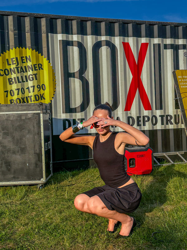 Milou har en størrelse XXS på. Vi har lige spurgt om hendes højde! Kh B | sort