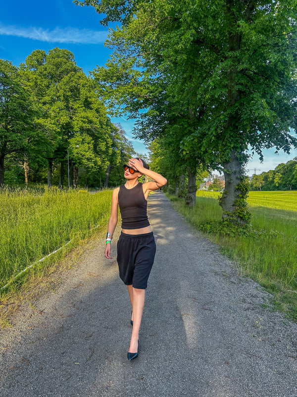 Milou har en størrelse XXS på. Vi har lige spurgt om hendes højde! Kh B | sort