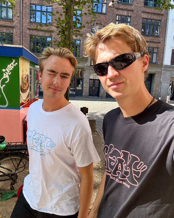  | kortærmet t-shirt: lyserød på sort