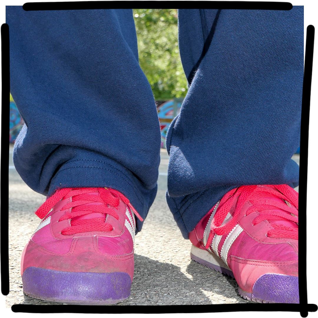 Mørkeblå buks uden elastik ved fødderne! | uden mørkeblå