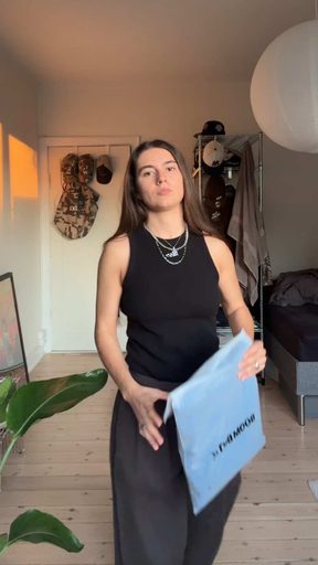 Outfitvideo af @karolinajensen