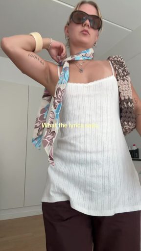 Outfitvideo af @freiamb